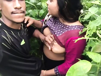 Desi Devar and Bhabhi meet up in the jungle and scream in gusto