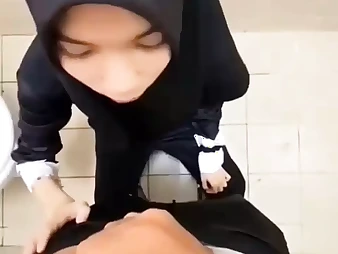 Legitimate Hijab College Nubile Wows in the Wildest Way