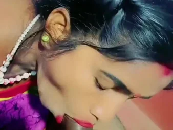 Watch this desi Indian wife get naked and fuck like a jilted Pakistani desi