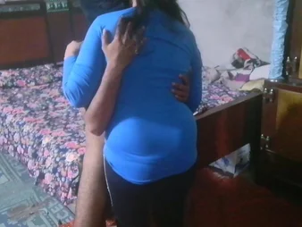 Withering Indian COUGAR gets her fuckbox and cookhouse despoil off out of one's mind Desi bhabhi almost HD audio