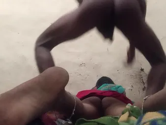 Look forward Indian Bhabhi Aunty obtain her grasping pussy ripped set off wits Oldest Mansion's cock-squeezing vagina