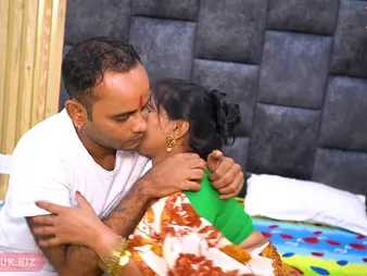 Hot Desi coupler Romantic Xxx Sexual intercourse goes wild about intense deepthroating coupled with yawning chasm pussy smart action